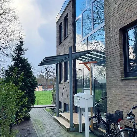 With Balcony Lägenhet